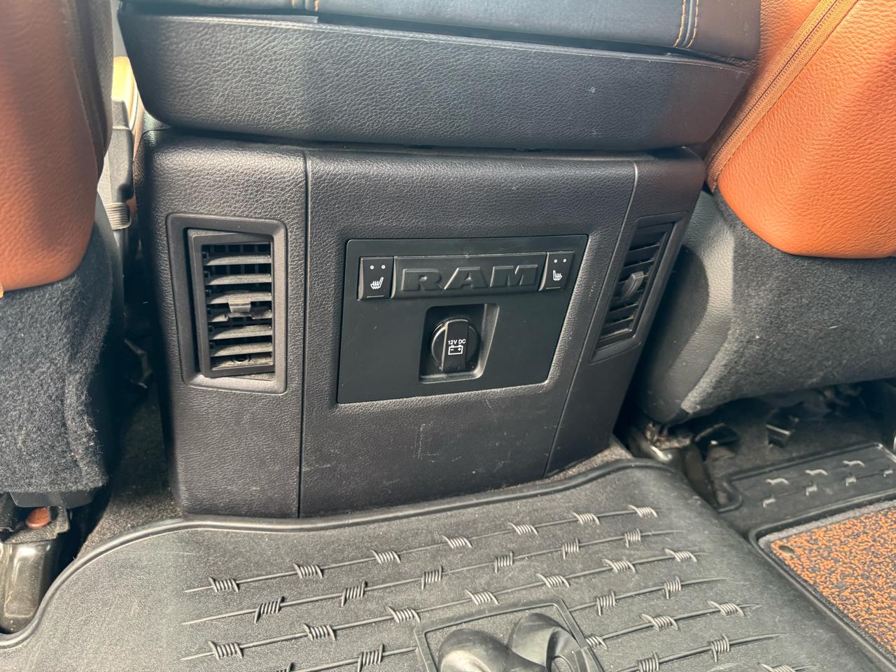 RAM 1500 Longhorn 4x4 Crew Cab 5'7" Box 2017