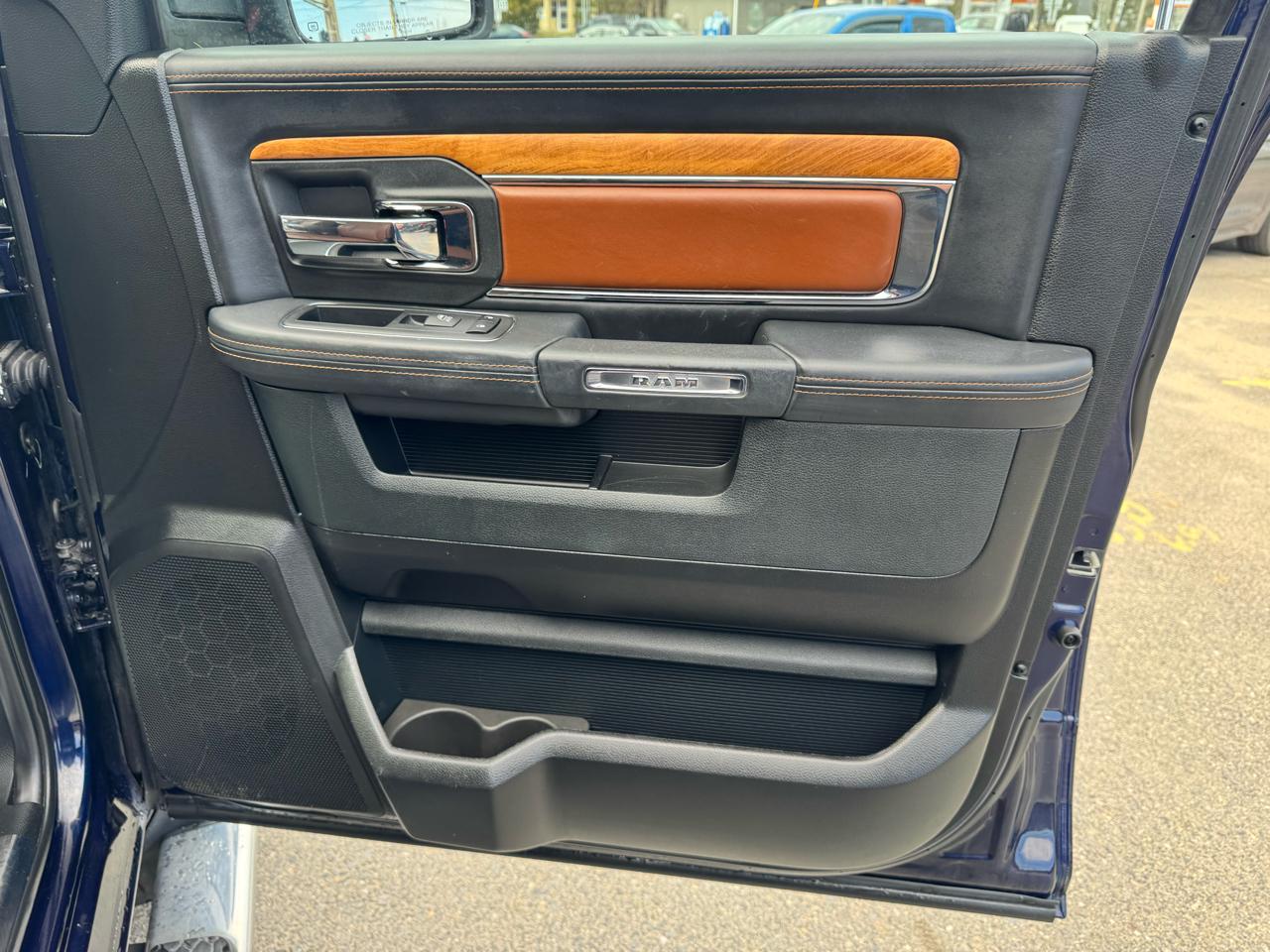 RAM 1500 Longhorn 4x4 Crew Cab 5'7" Box 2017