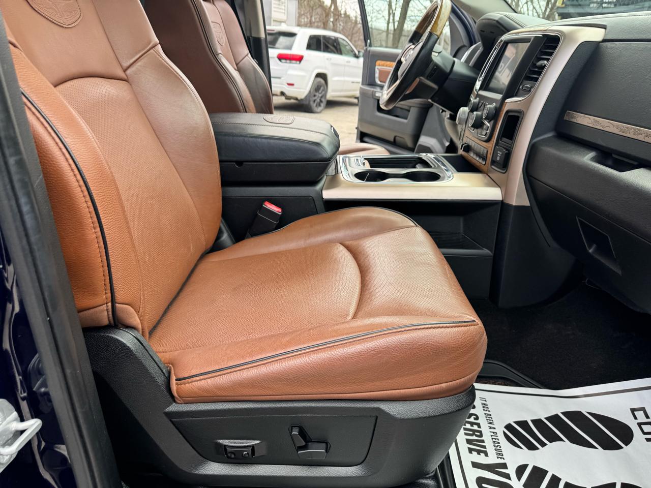 RAM 1500 Longhorn 4x4 Crew Cab 5'7" Box 2017