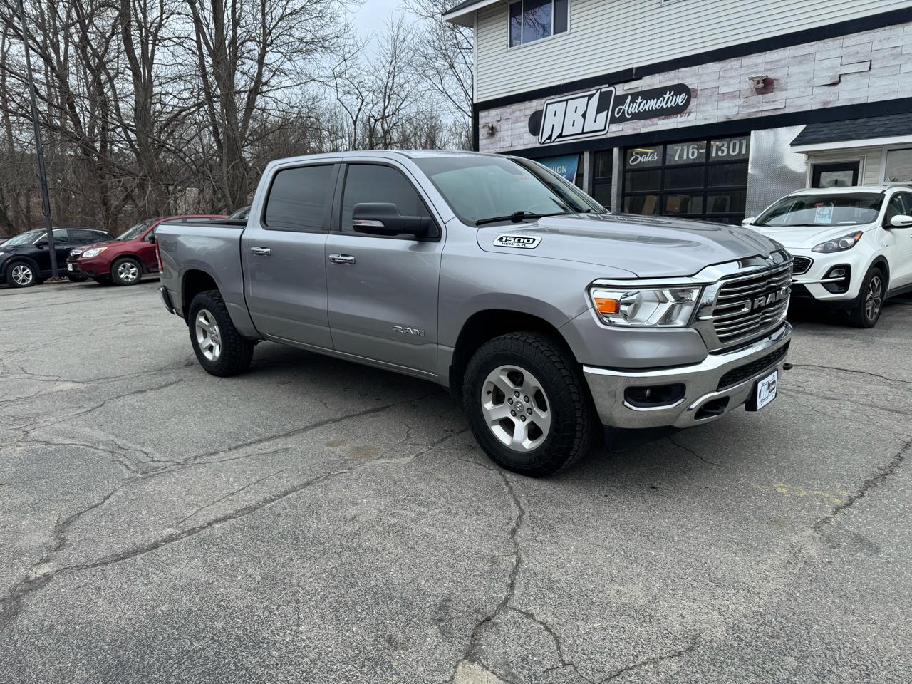 RAM 1500 Big Horn 4x4 Crew Cab 5'7" Box 2020