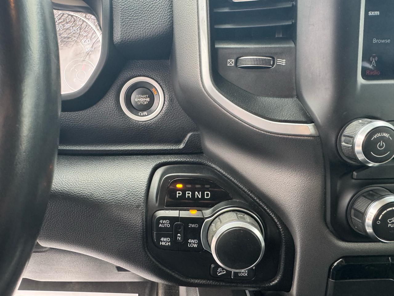 RAM 1500 Big Horn 4x4 Crew Cab 5'7" Box 2020