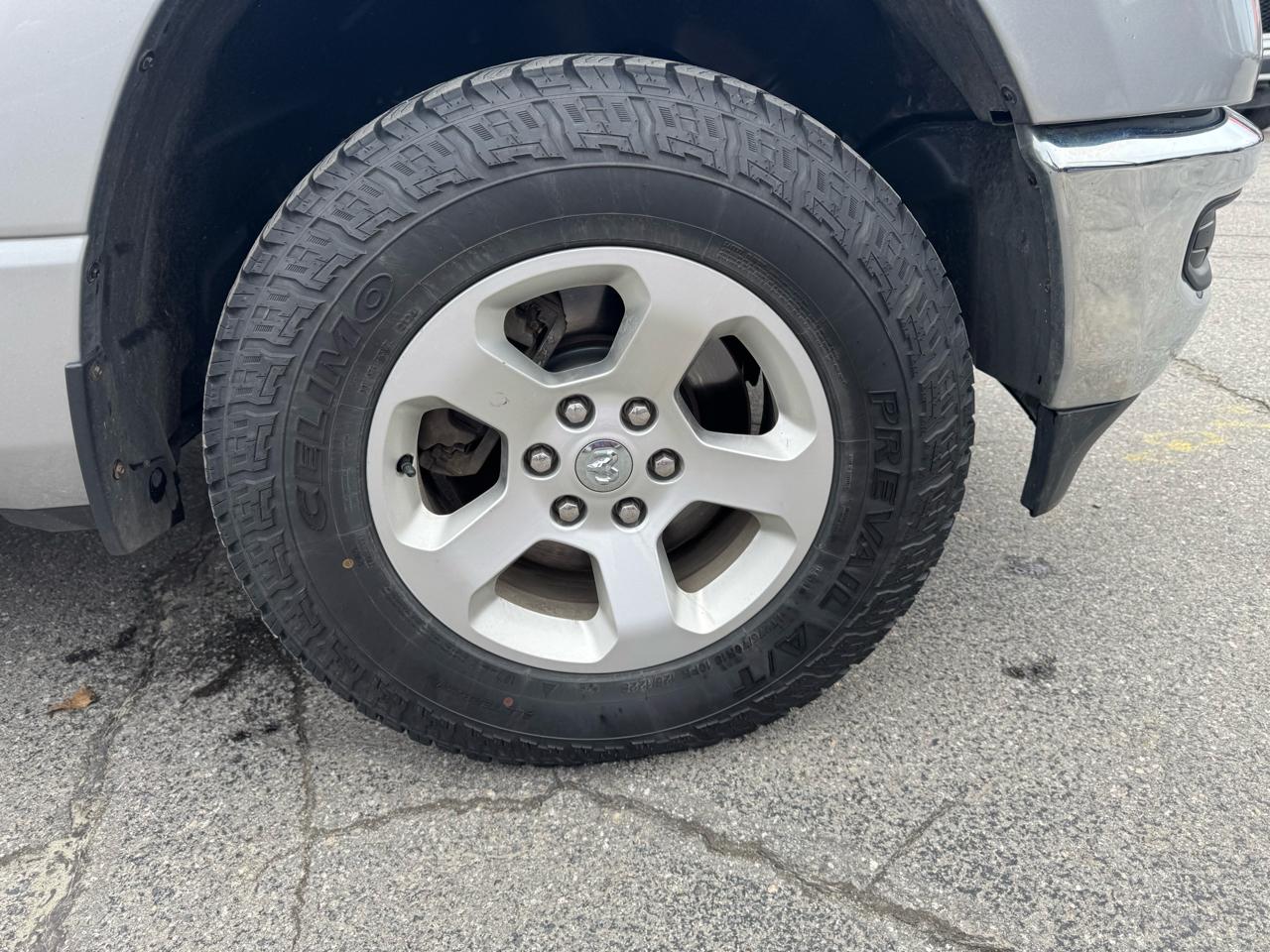 RAM 1500 Big Horn 4x4 Crew Cab 5'7" Box 2020