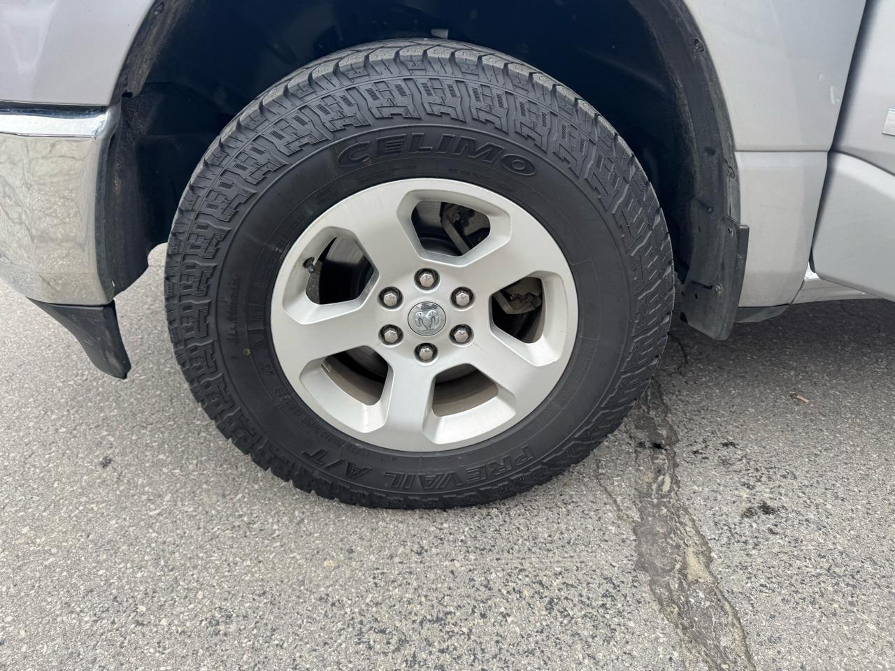 RAM 1500 Big Horn 4x4 Crew Cab 5'7" Box 2020