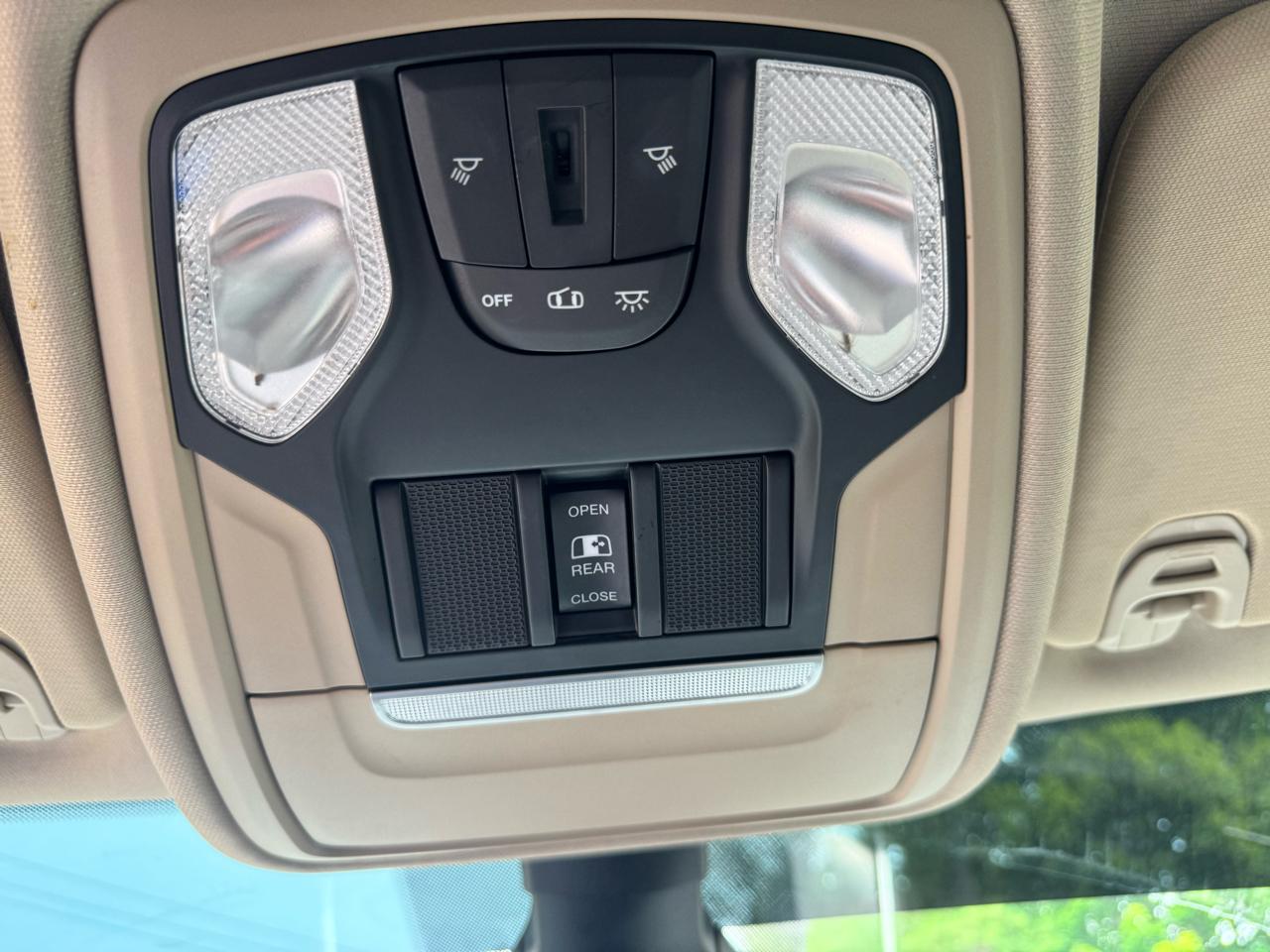RAM 1500 Big Horn 4x4 Crew Cab 5'7" Box 2020