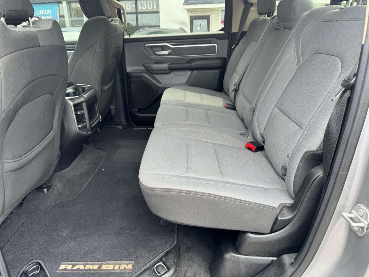 RAM 1500 Big Horn 4x4 Crew Cab 5'7" Box 2020
