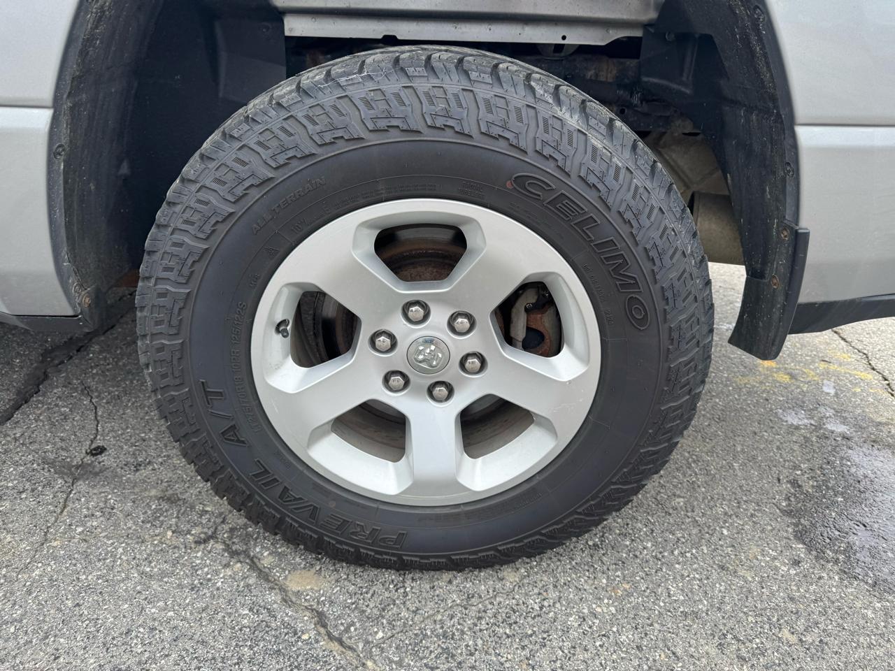 RAM 1500 Big Horn 4x4 Crew Cab 5'7" Box 2020
