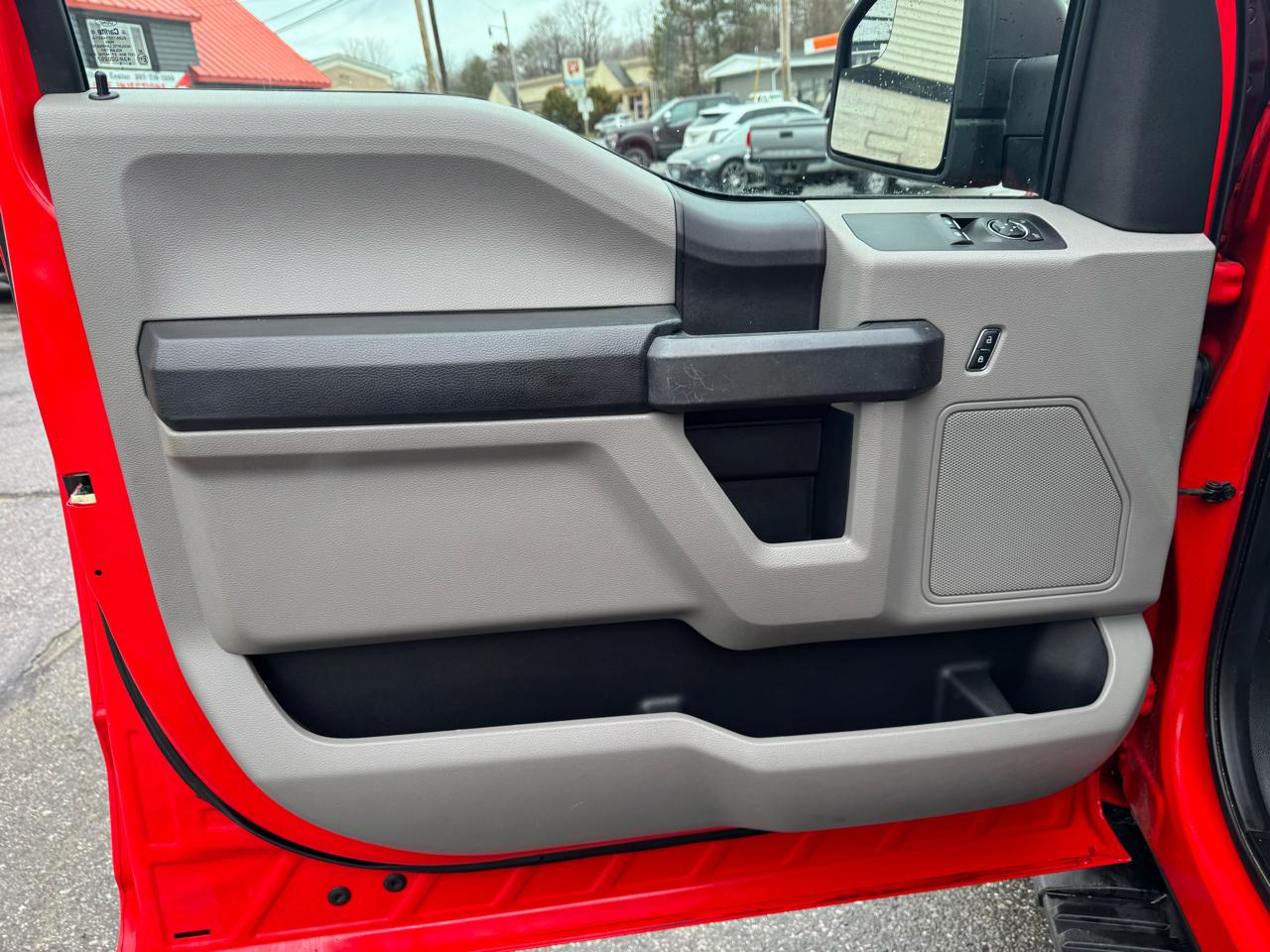 Ford F-150 4WD Reg Cab 141" XLT 2016