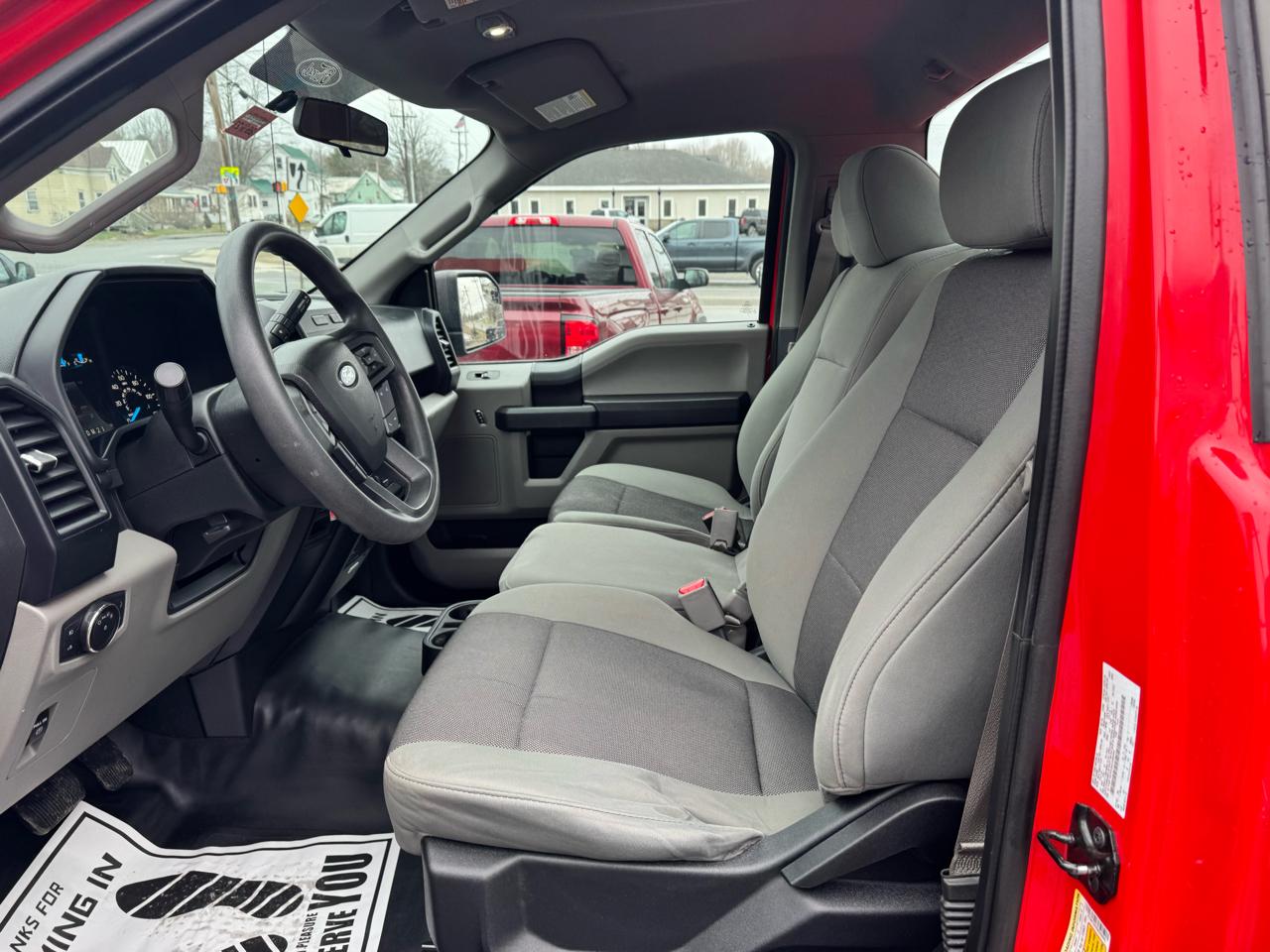 Ford F-150 4WD Reg Cab 141" XLT 2016