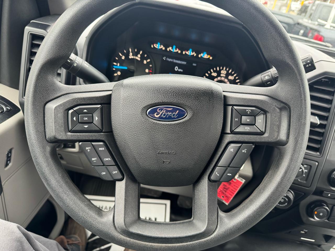 Ford F-150 4WD Reg Cab 141" XLT 2016