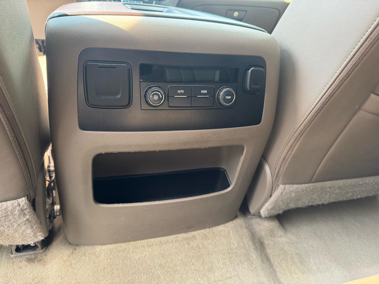 Chevrolet Tahoe 4WD 4dr LT 2016