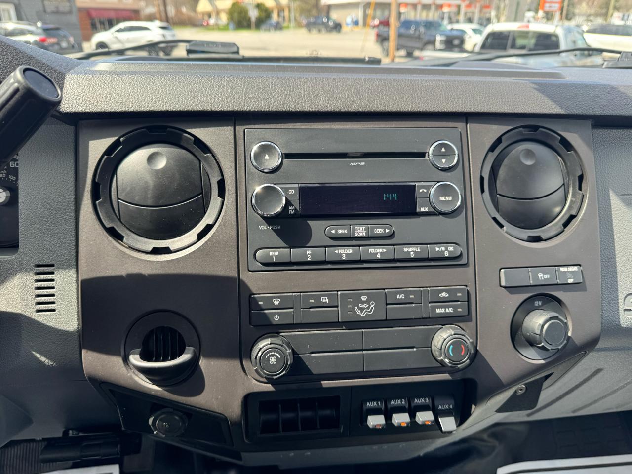 Ford Super Duty F-250 SRW 4WD Reg Cab 137" XL 2016