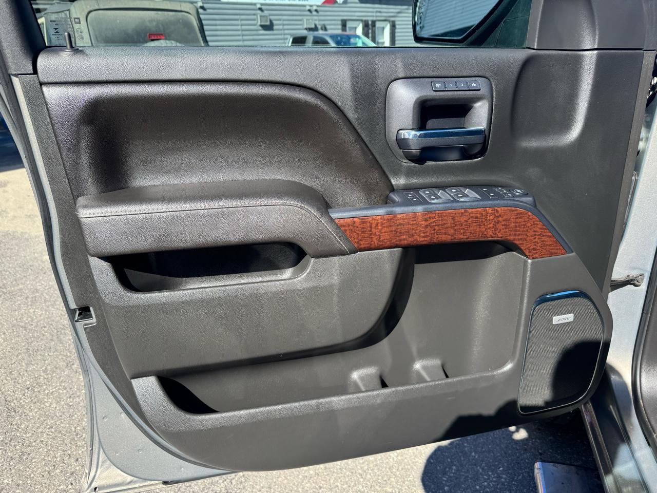 GMC Sierra 1500 4WD Crew Cab 143.5" SLT 2017