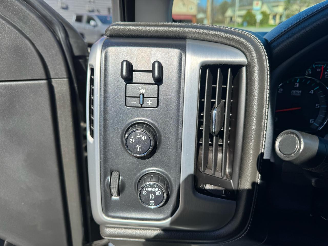 GMC Sierra 1500 4WD Crew Cab 143.5" SLT 2017