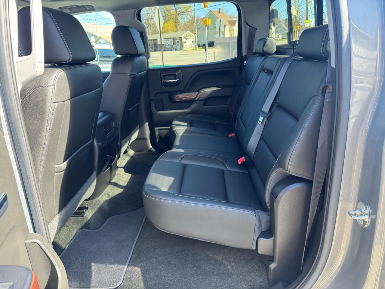 GMC Sierra 1500 4WD Crew Cab 143.5" SLT 2017