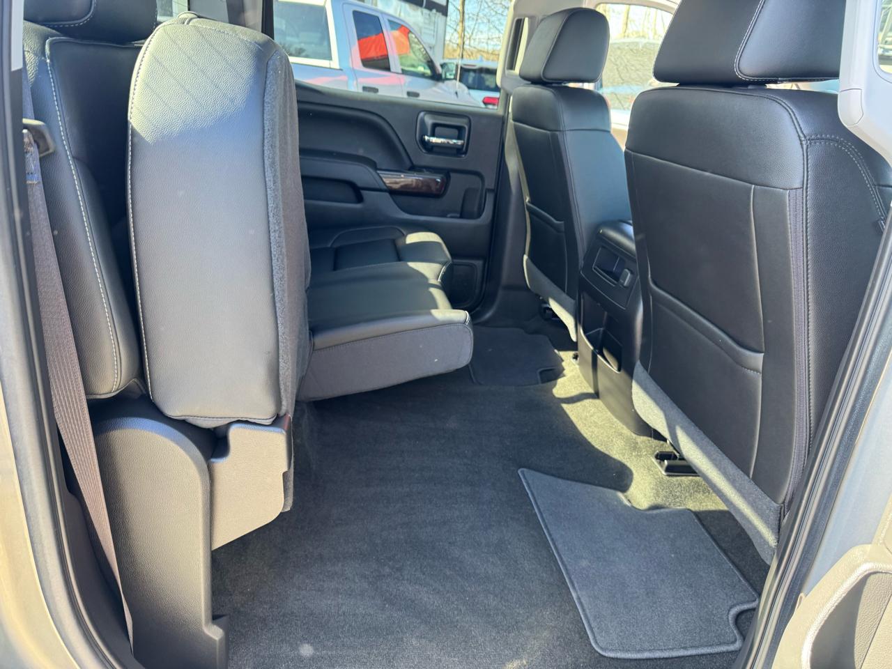 GMC Sierra 1500 4WD Crew Cab 143.5" SLT 2017