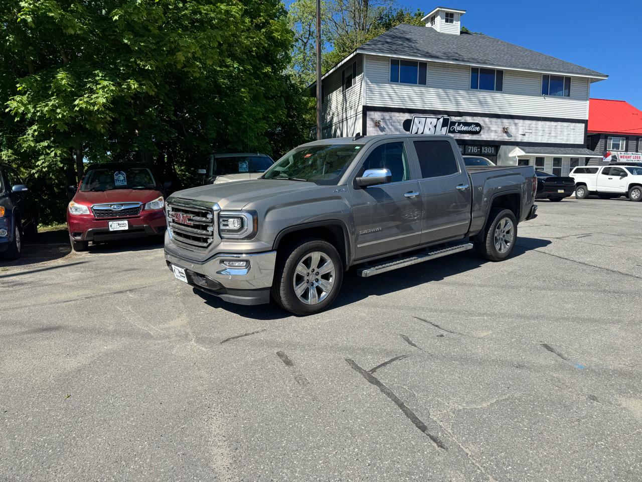 GMC Sierra 1500 4WD Crew Cab 143.5" SLT 2017