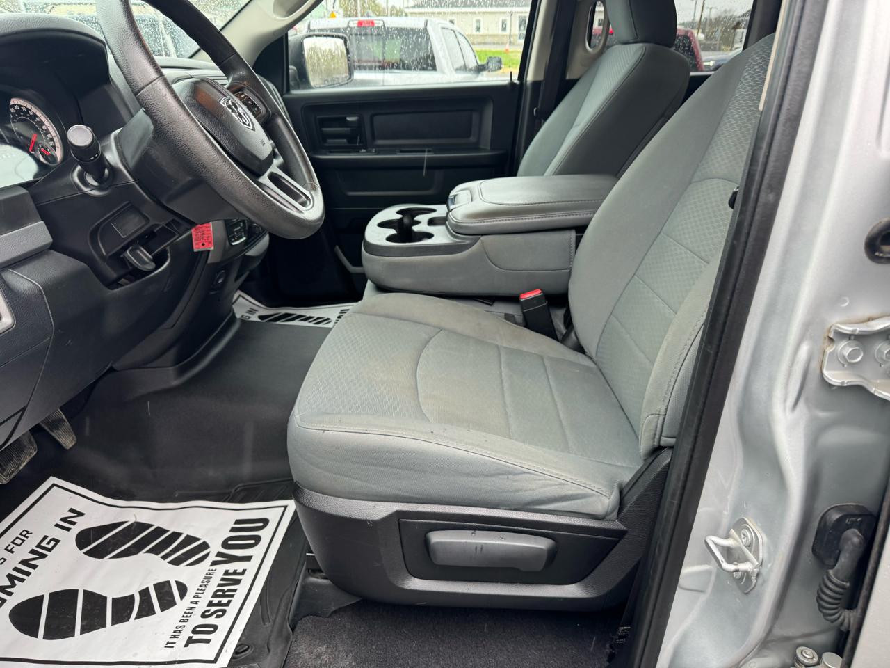 RAM 1500 4WD Quad Cab 140.5" Express 2016