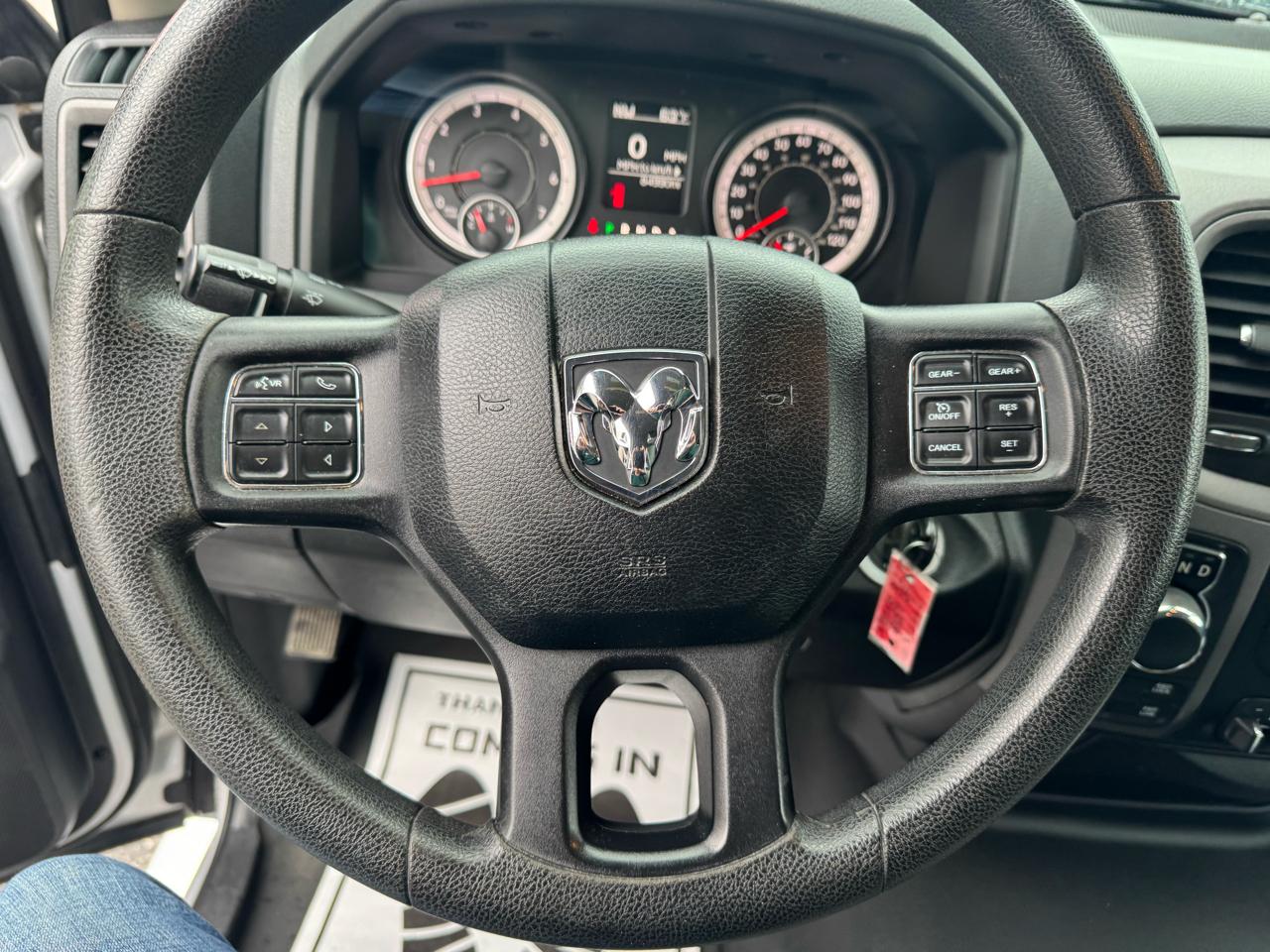 RAM 1500 4WD Quad Cab 140.5" Express 2016
