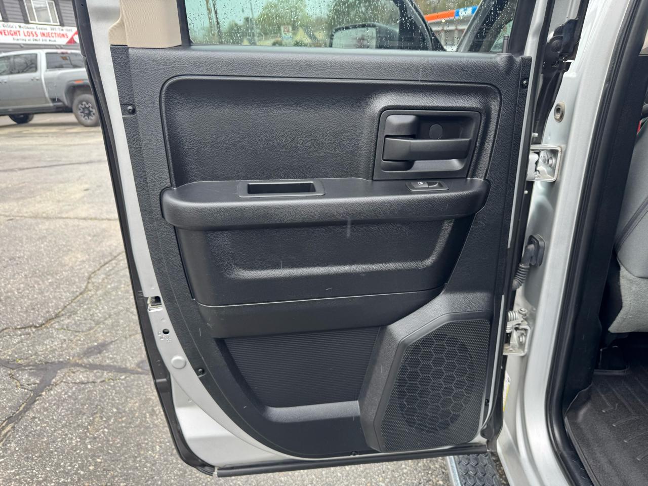 RAM 1500 4WD Quad Cab 140.5" Express 2016