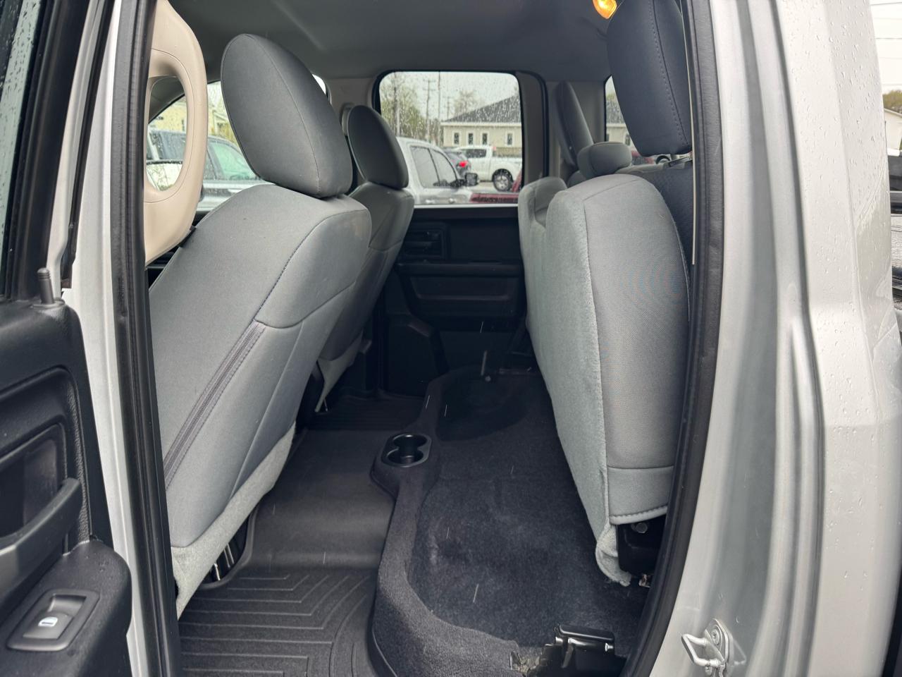 RAM 1500 4WD Quad Cab 140.5" Express 2016