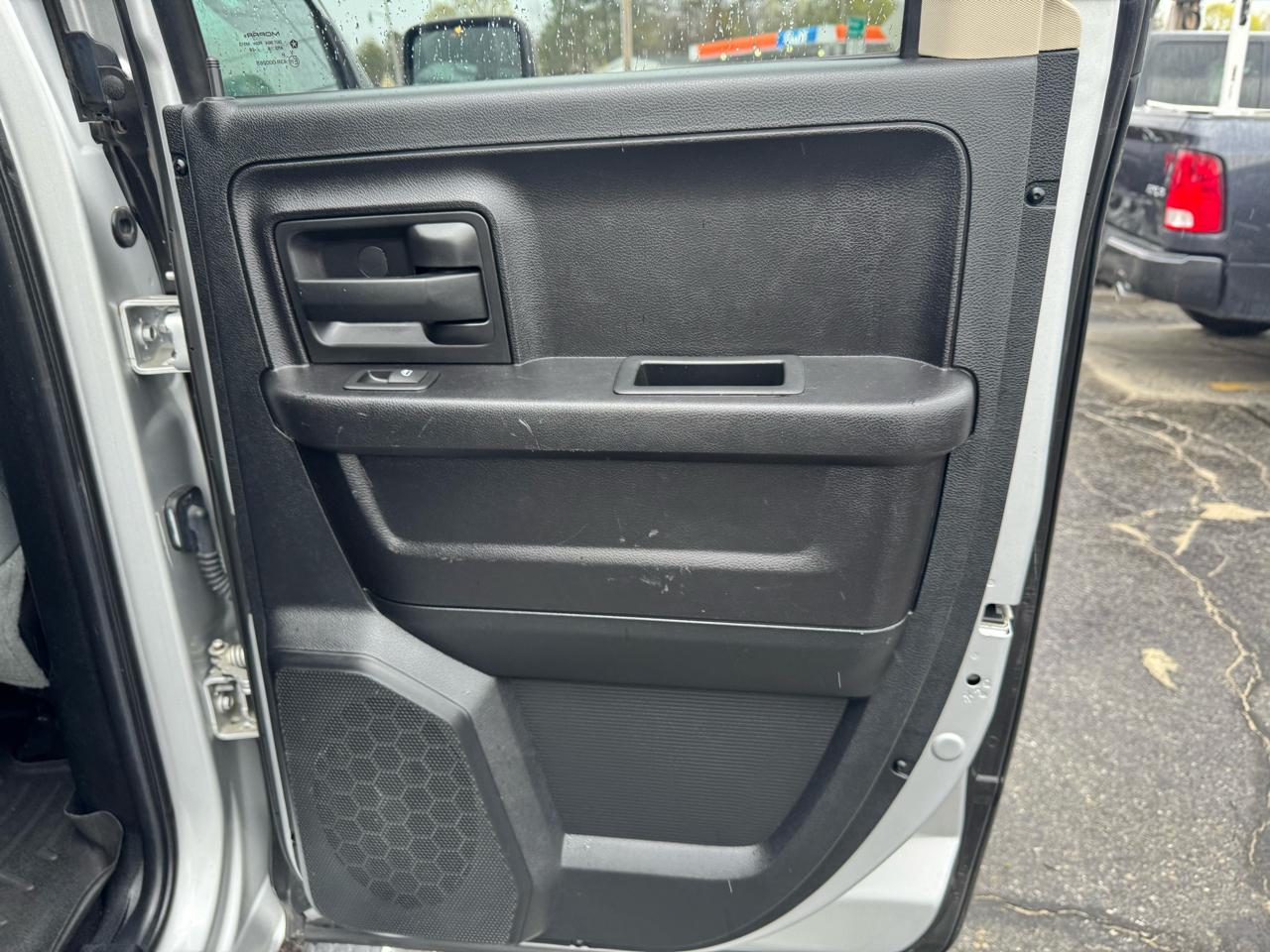 RAM 1500 4WD Quad Cab 140.5" Express 2016