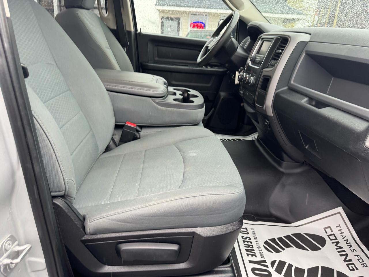 RAM 1500 4WD Quad Cab 140.5" Express 2016