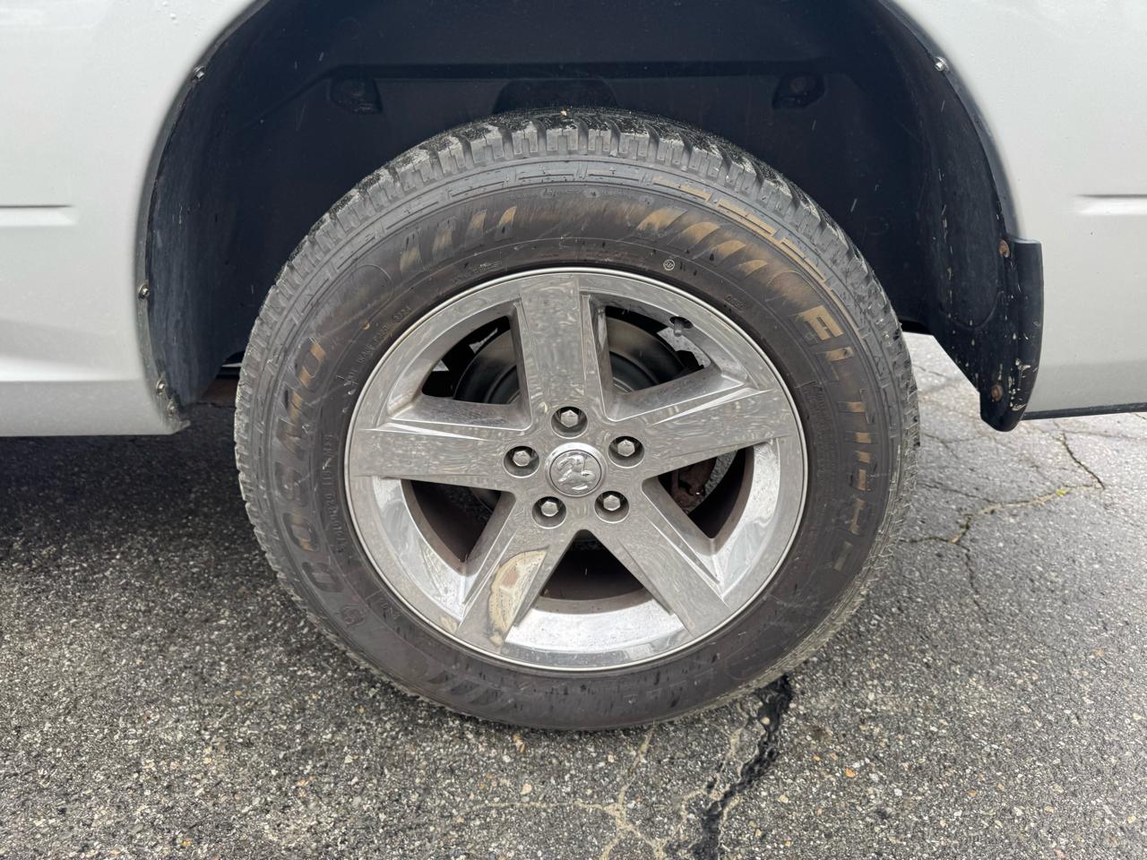 RAM 1500 4WD Quad Cab 140.5" Express 2016