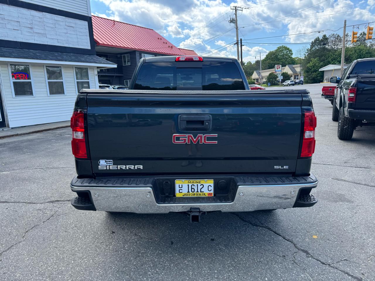 View vehicle photo 5