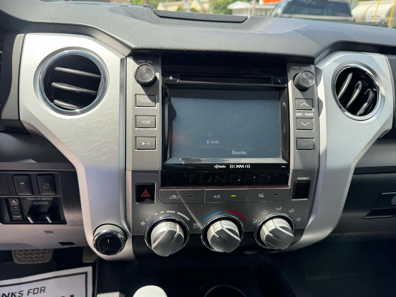 Toyota Tundra 4WD Truck Double Cab 5.7L FFV V8 6-Spd AT SR5 (Natl) 2016