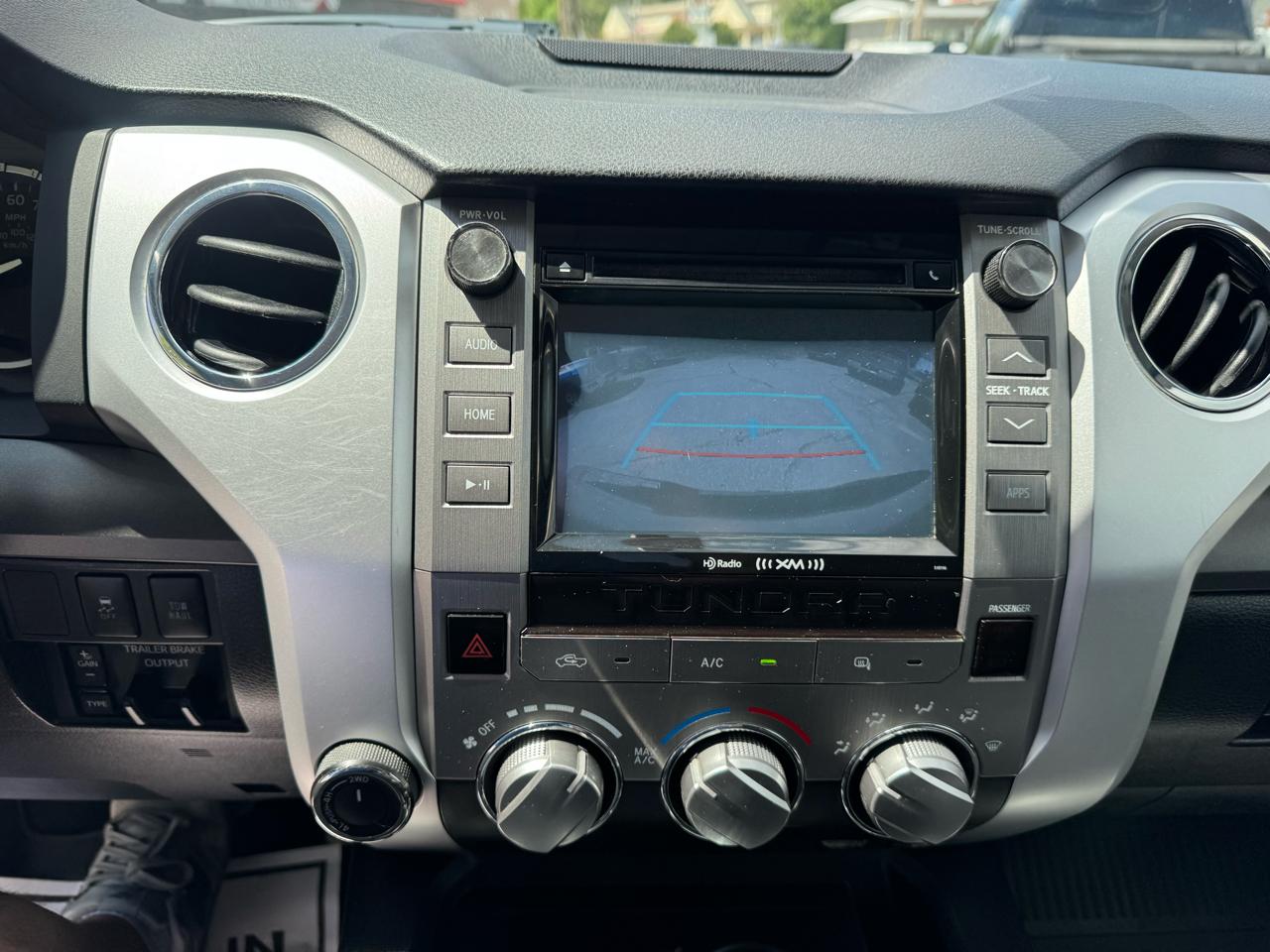 Toyota Tundra 4WD Truck Double Cab 5.7L FFV V8 6-Spd AT SR5 (Natl) 2016