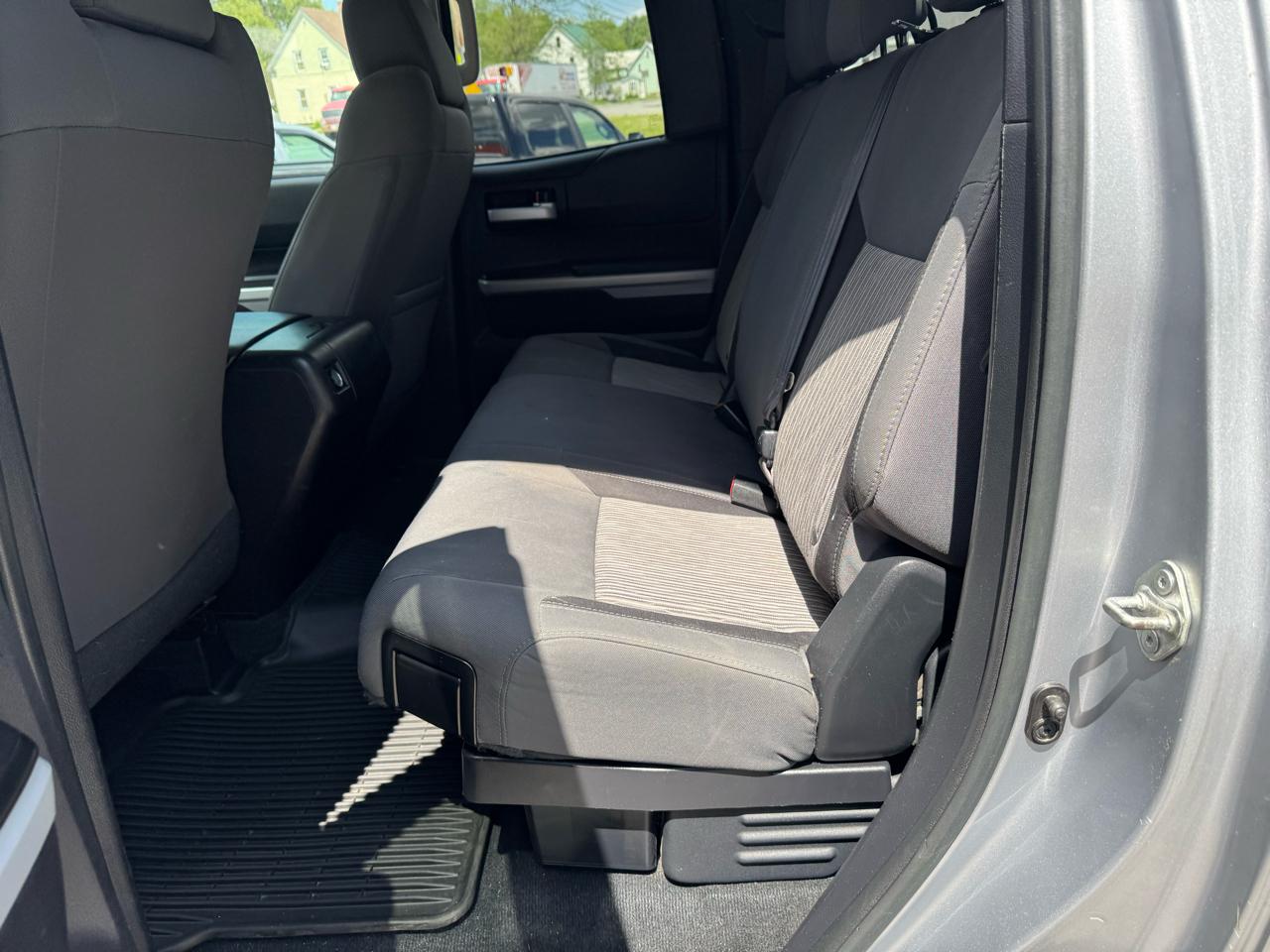 Toyota Tundra 4WD Truck Double Cab 5.7L FFV V8 6-Spd AT SR5 (Natl) 2016