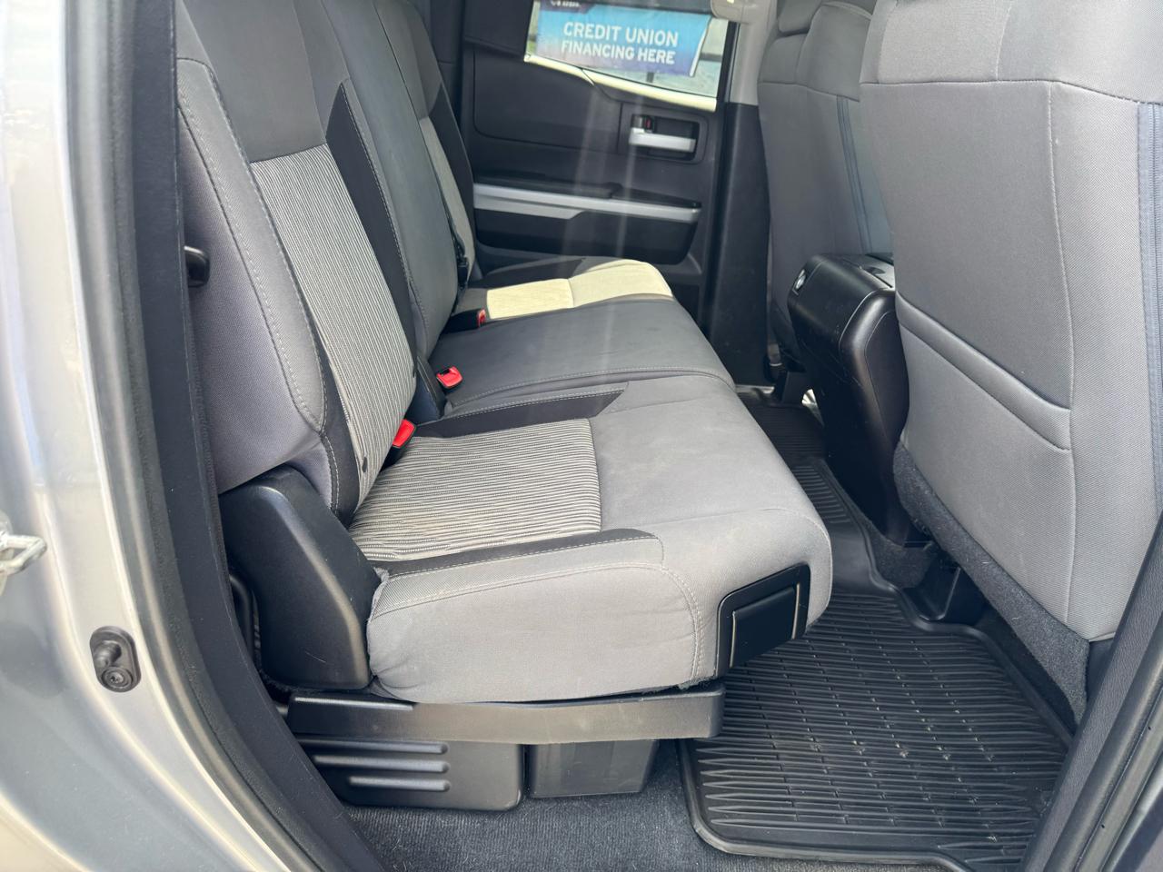 Toyota Tundra 4WD Truck Double Cab 5.7L FFV V8 6-Spd AT SR5 (Natl) 2016