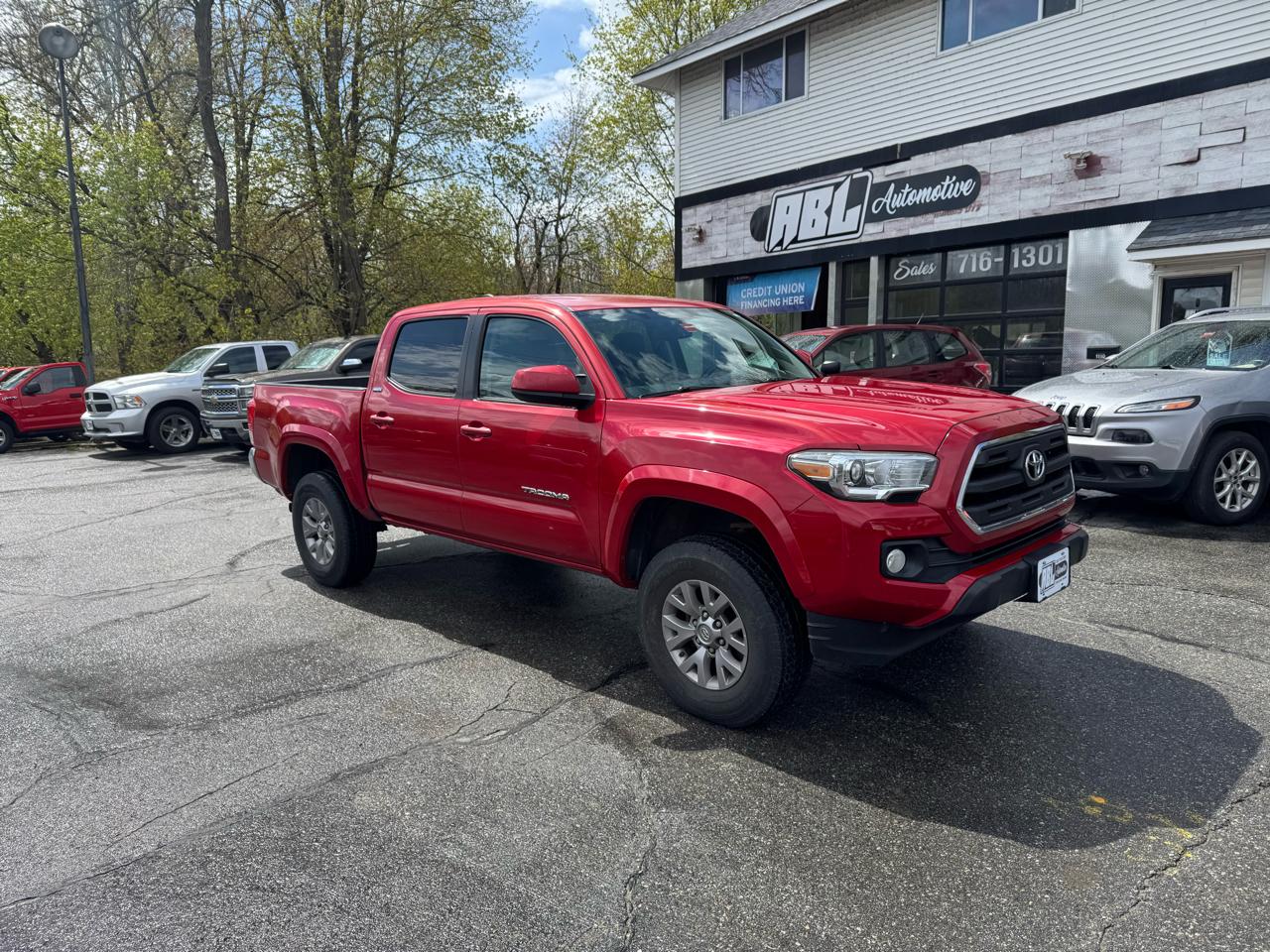 Toyota Tacoma SR5 Double Cab 5' Bed V6 4x4 AT (Natl) 2017