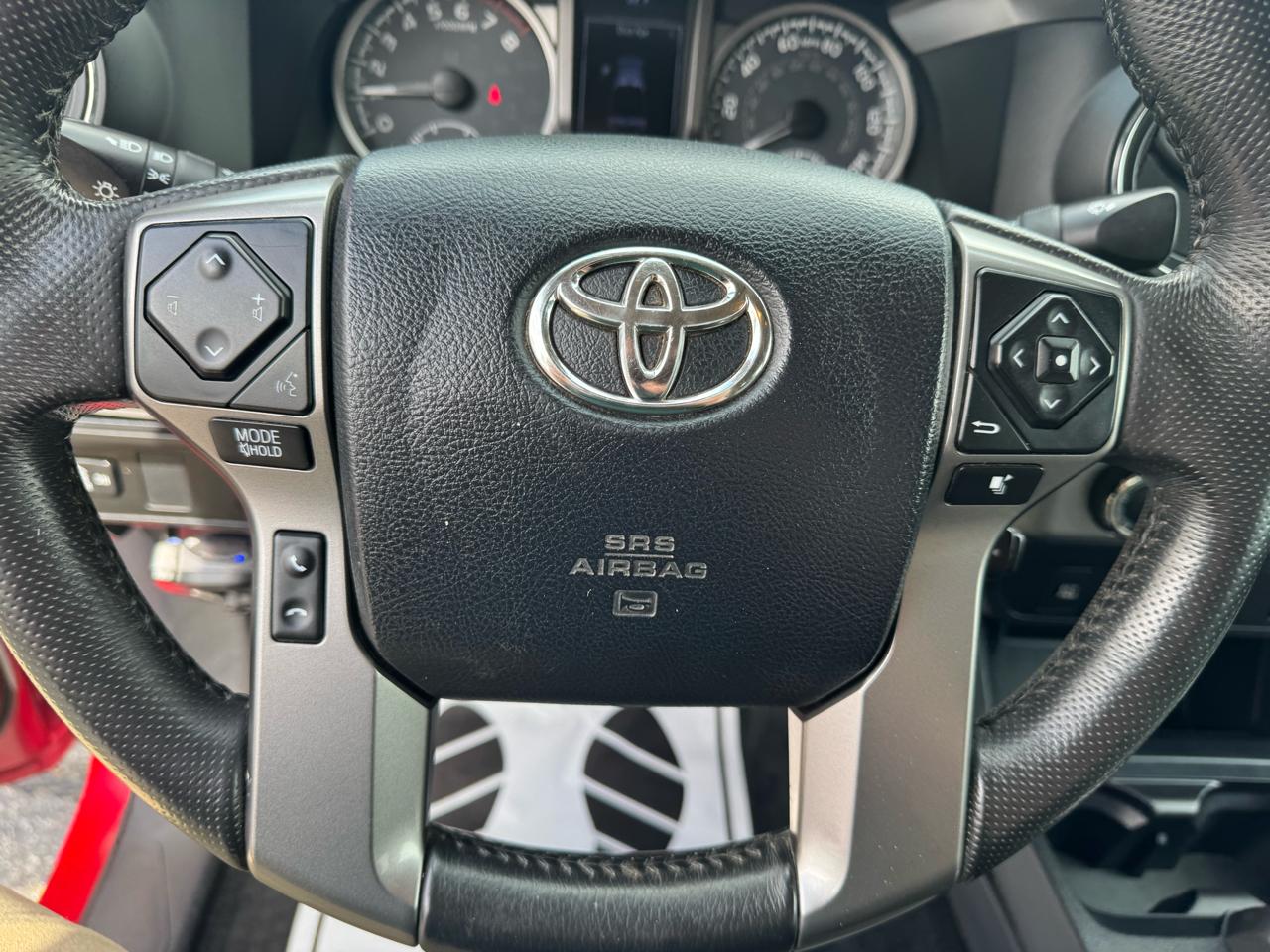 Toyota Tacoma SR5 Double Cab 5' Bed V6 4x4 AT (Natl) 2017