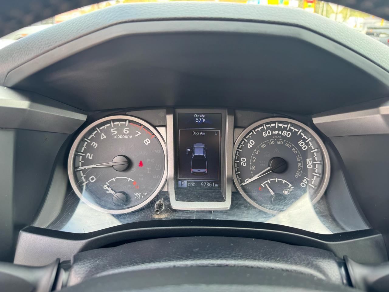 Toyota Tacoma SR5 Double Cab 5' Bed V6 4x4 AT (Natl) 2017