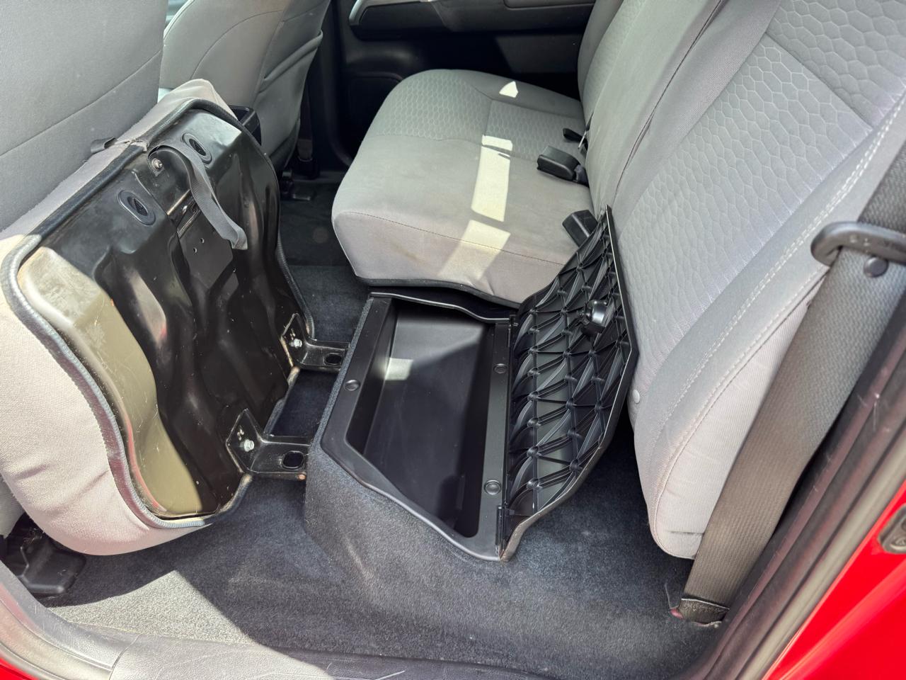 Toyota Tacoma SR5 Double Cab 5' Bed V6 4x4 AT (Natl) 2017