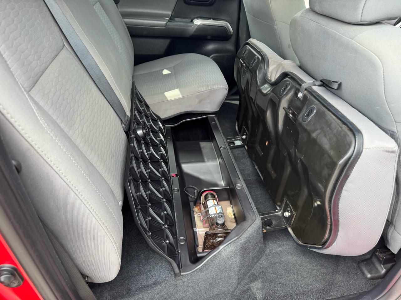 Toyota Tacoma SR5 Double Cab 5' Bed V6 4x4 AT (Natl) 2017