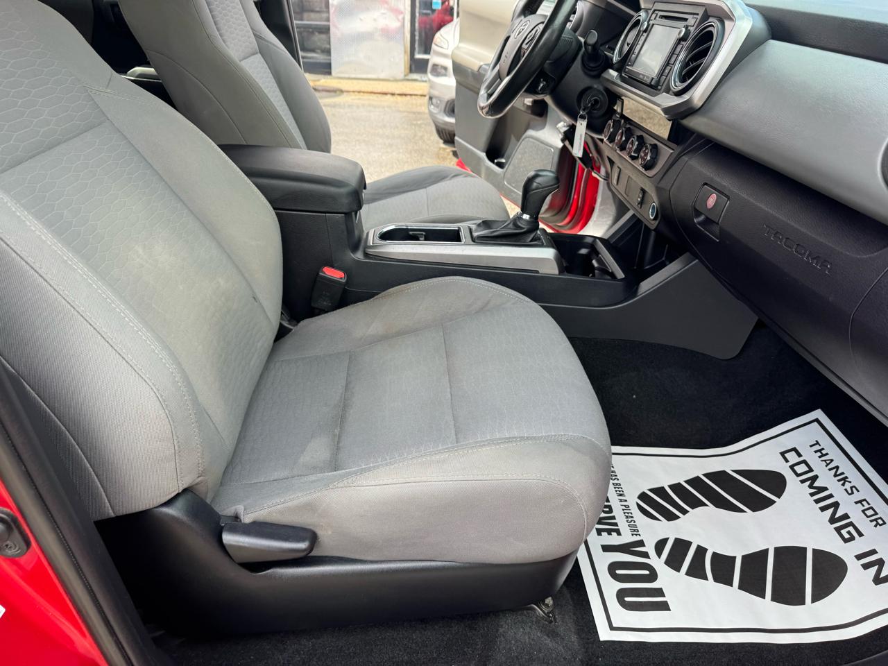 Toyota Tacoma SR5 Double Cab 5' Bed V6 4x4 AT (Natl) 2017