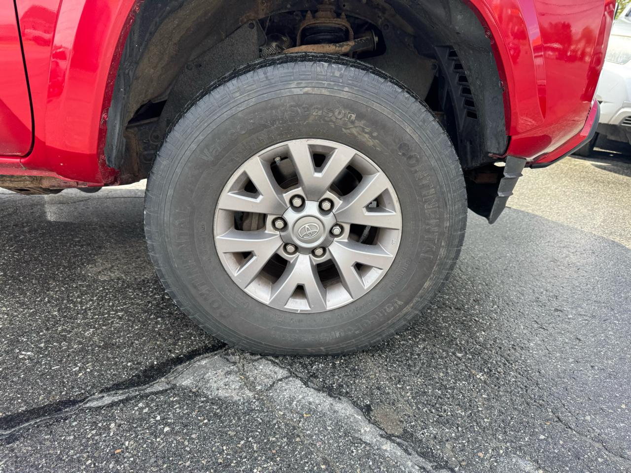 Toyota Tacoma SR5 Double Cab 5' Bed V6 4x4 AT (Natl) 2017
