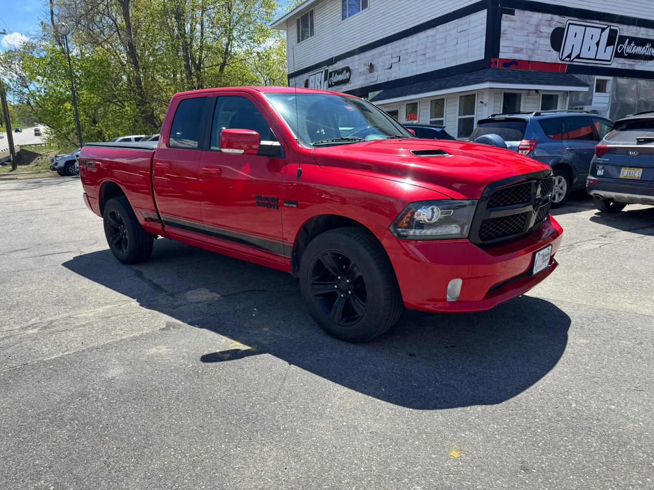 RAM 1500 Night 4x4 Quad Cab 6'4" Box 2017