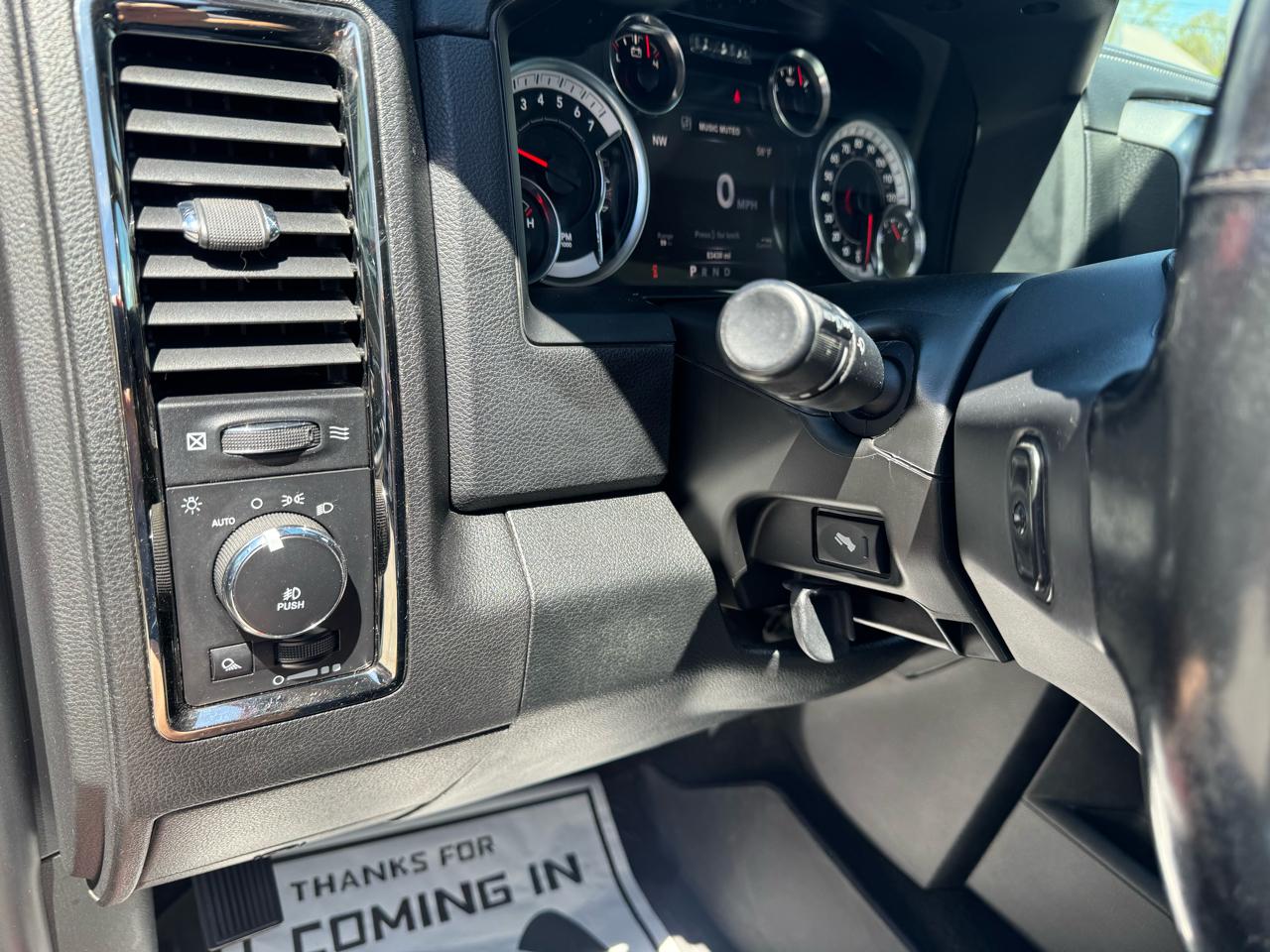 RAM 1500 Night 4x4 Quad Cab 6'4" Box 2017