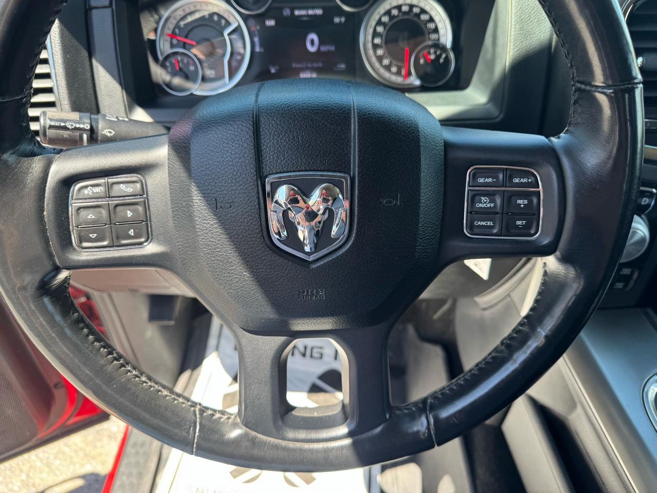 RAM 1500 Night 4x4 Quad Cab 6'4" Box 2017