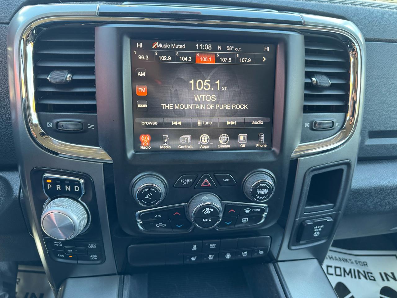 RAM 1500 Night 4x4 Quad Cab 6'4" Box 2017