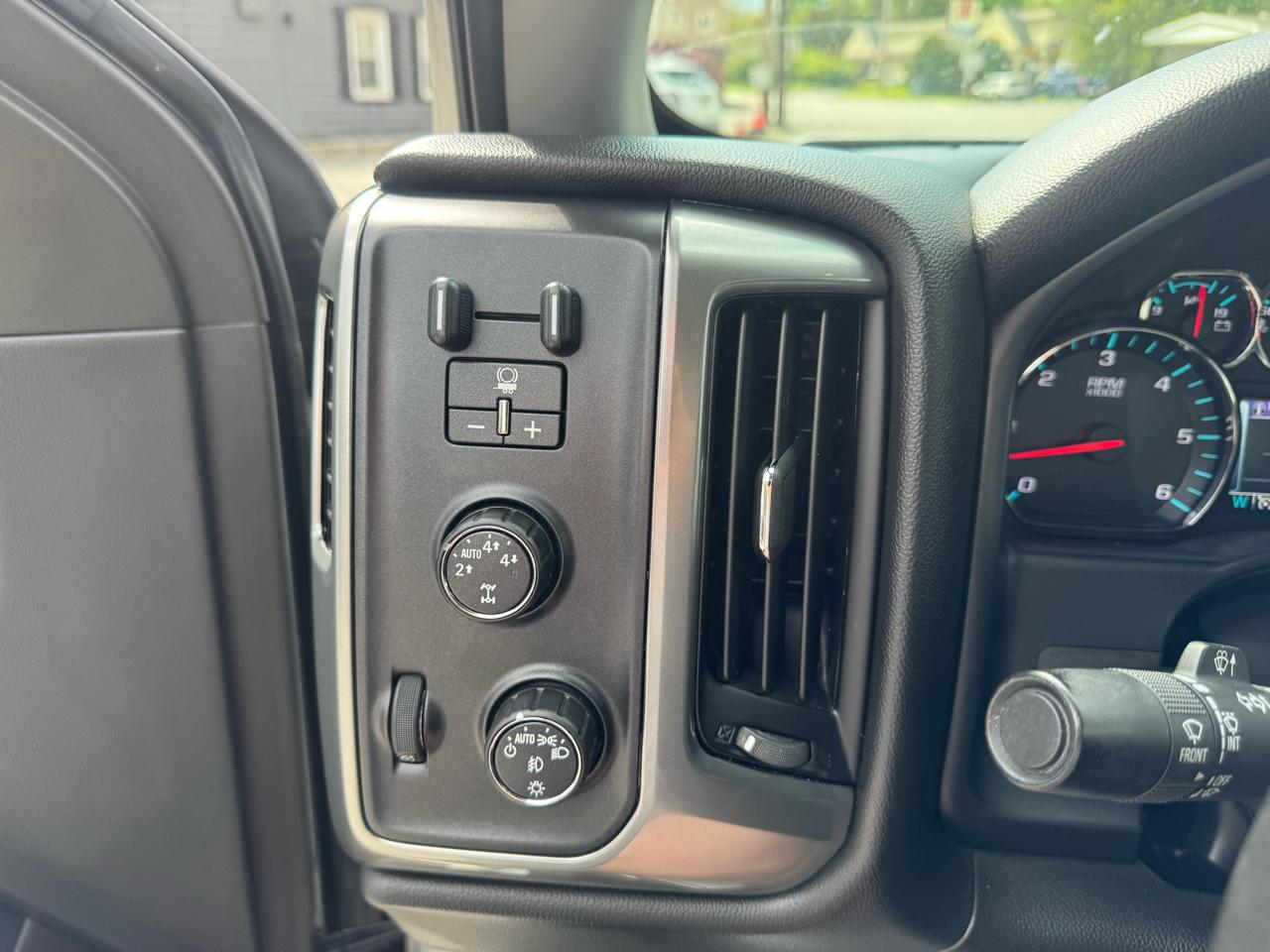 Chevrolet Silverado 1500 4WD Double Cab 143.5" LT w/1LT 2016