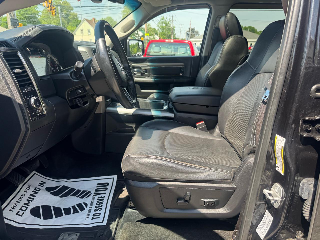 RAM 2500 Big Horn 4x4 Crew Cab 6'4" Box 2017