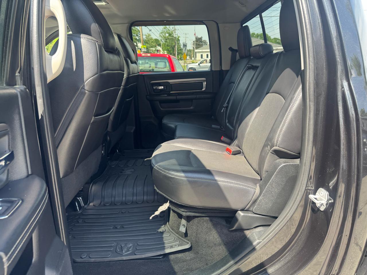 RAM 2500 Big Horn 4x4 Crew Cab 6'4" Box 2017