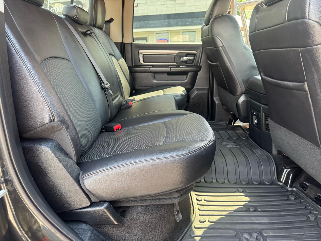 RAM 2500 Big Horn 4x4 Crew Cab 6'4" Box 2017