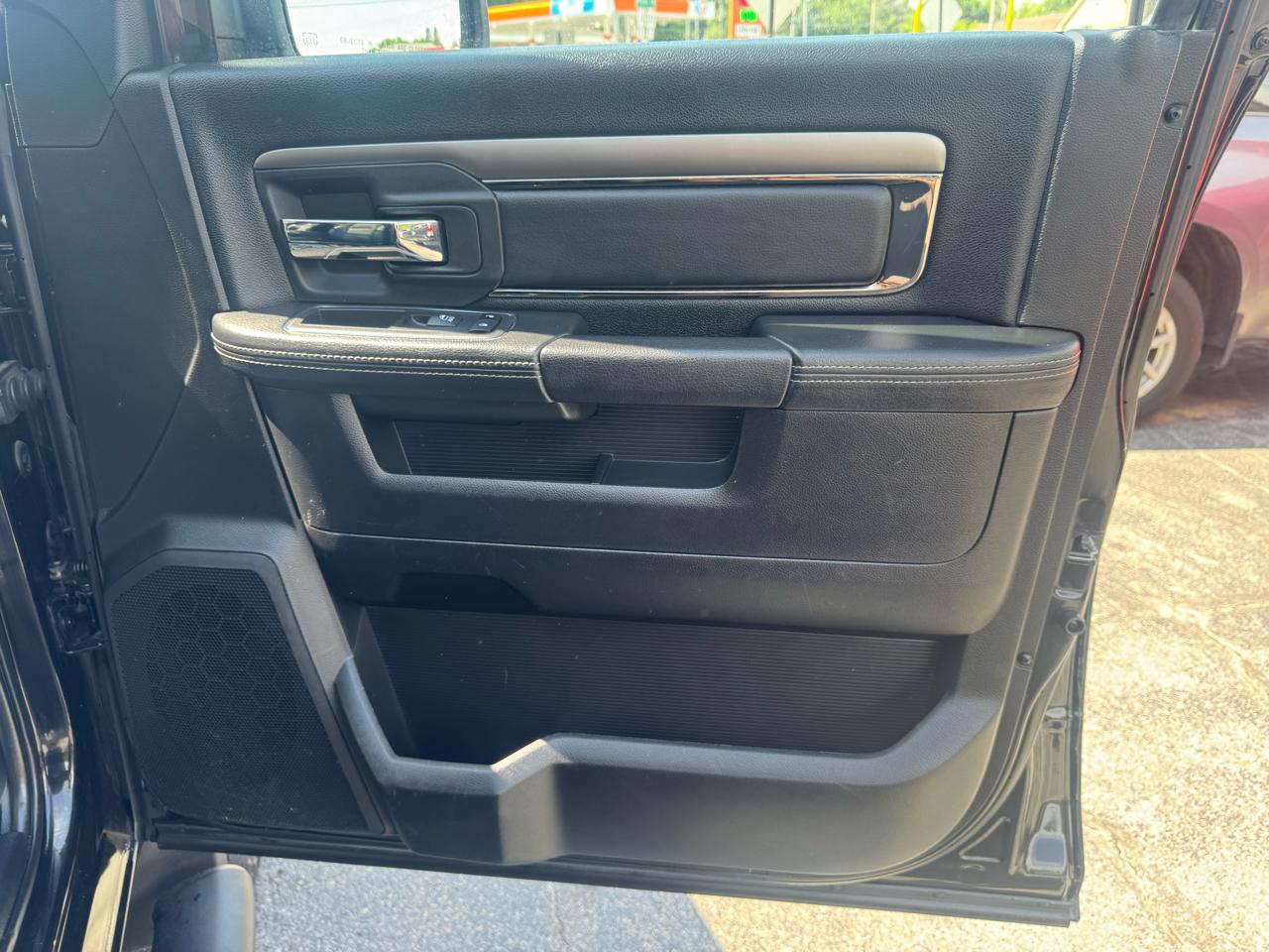 RAM 2500 Big Horn 4x4 Crew Cab 6'4" Box 2017