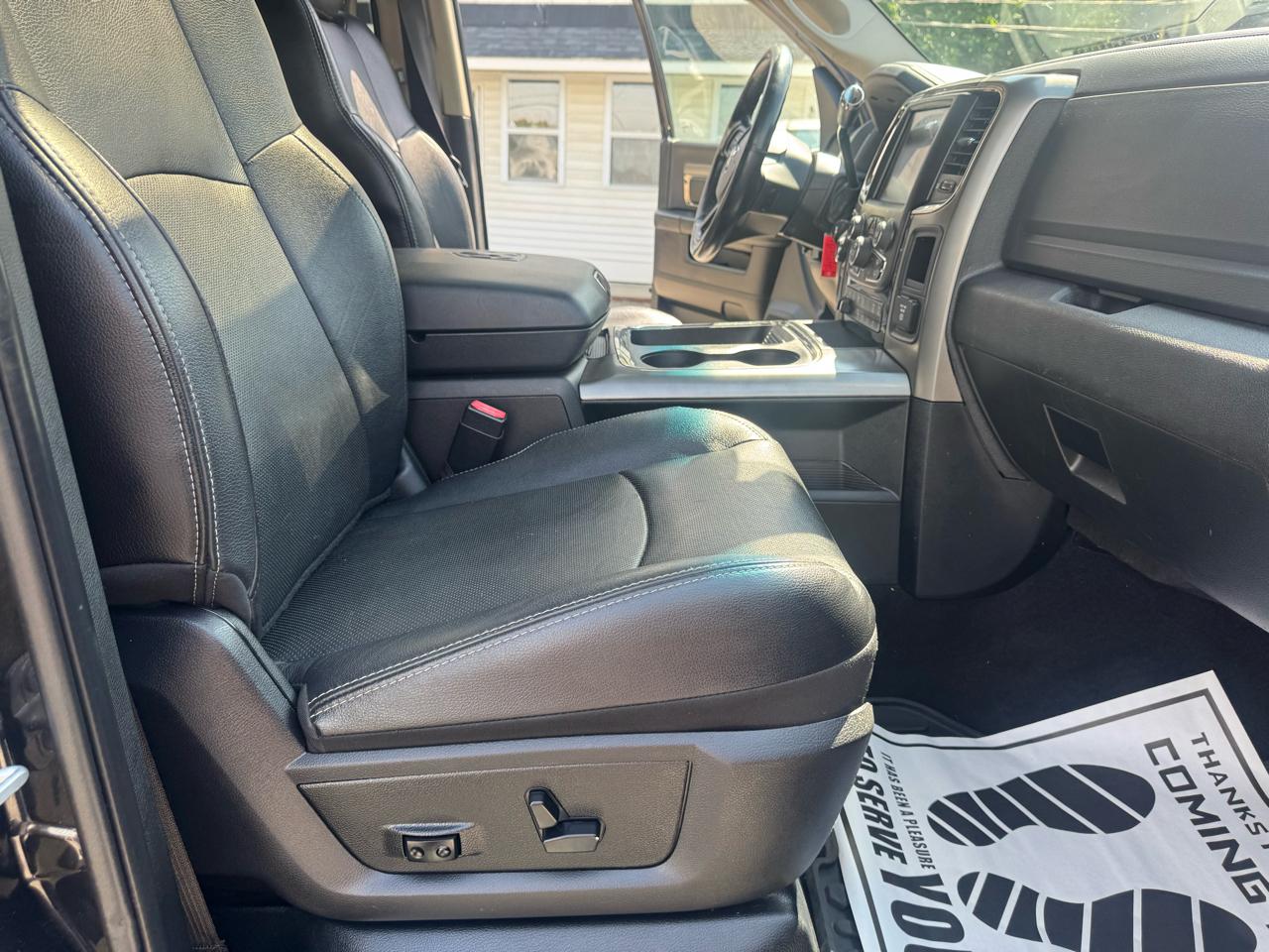 RAM 2500 Big Horn 4x4 Crew Cab 6'4" Box 2017
