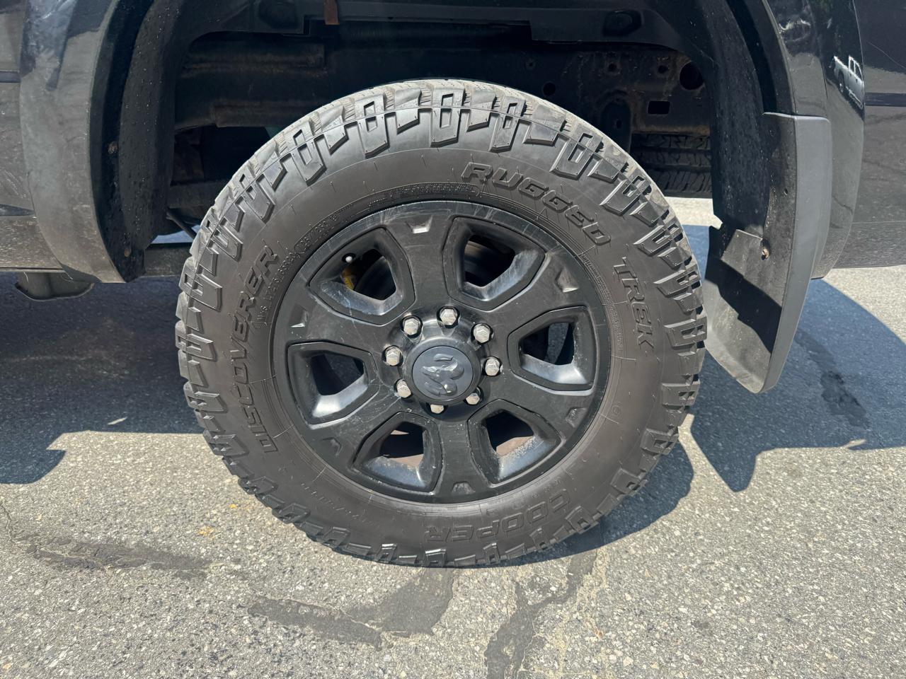 RAM 2500 Big Horn 4x4 Crew Cab 6'4" Box 2017